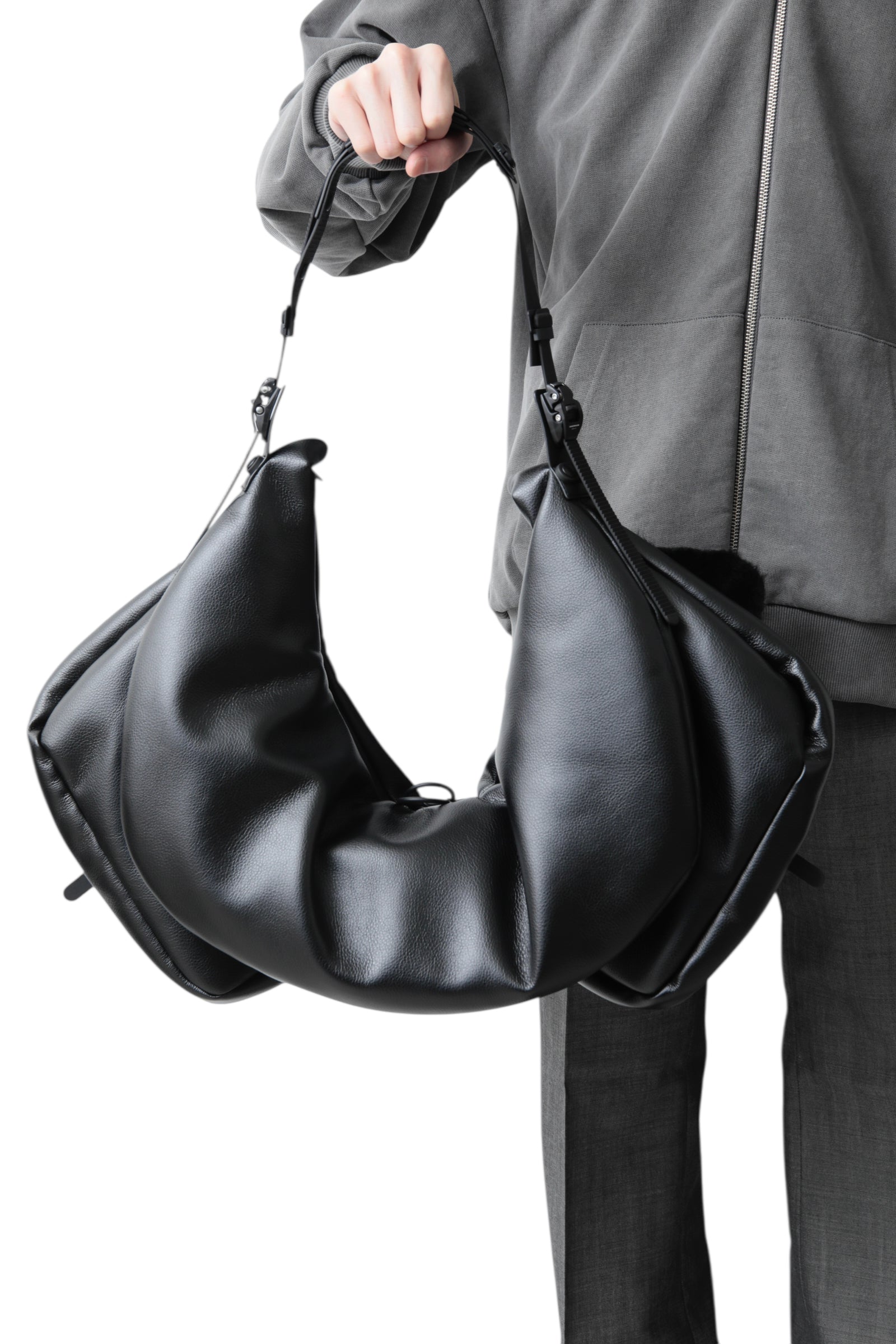 INNERRAUM HALF MOON BAG