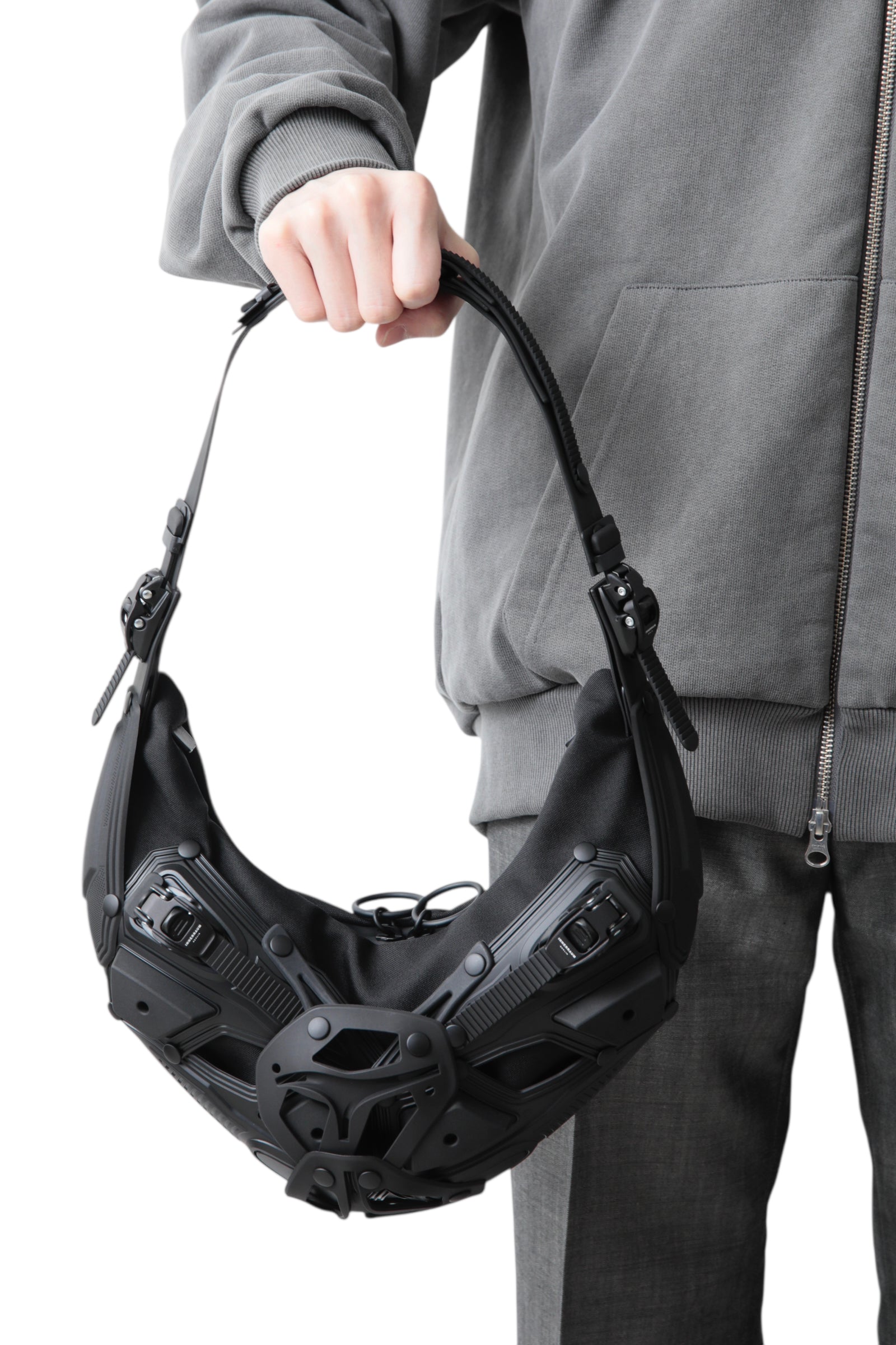 INNERRAUM SHOULDER BAG