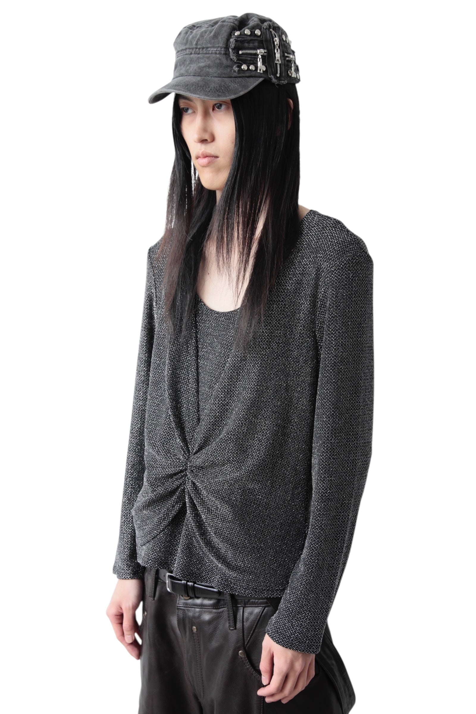 FRONT TWIST GLOSSY SWEATER