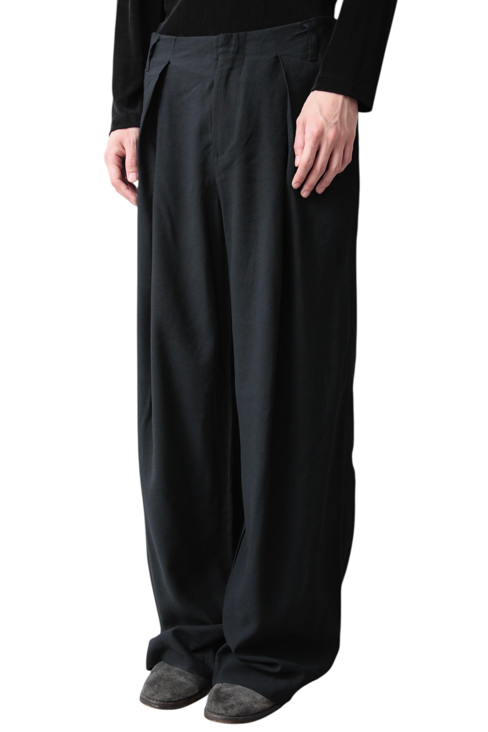 ONE TUCK BAGGY SLACKS