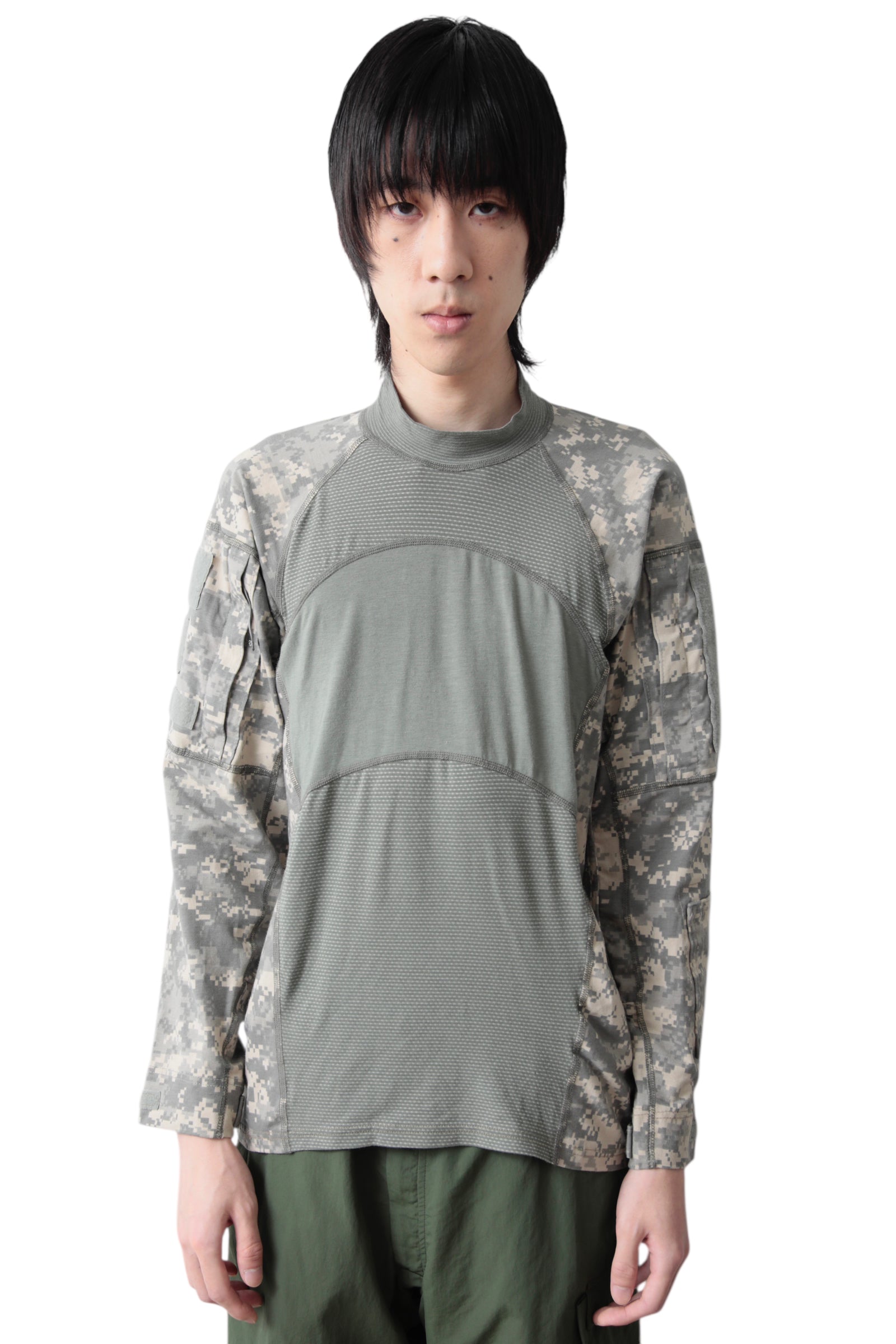 CAMO SWITCHING ELBOW PATCH MILITARY TOP