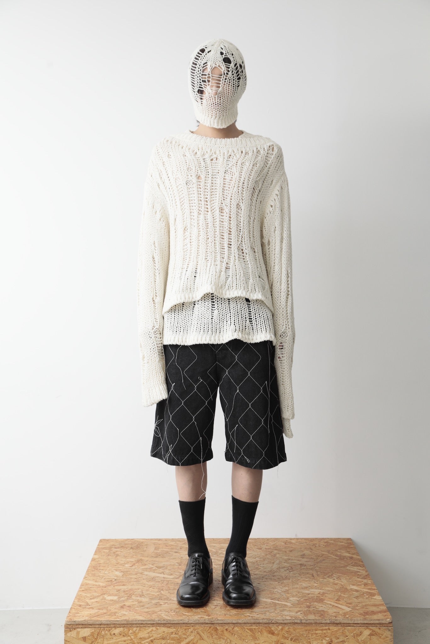 AIREI NETTED DOUBLE LAYER SWEATER KNIT