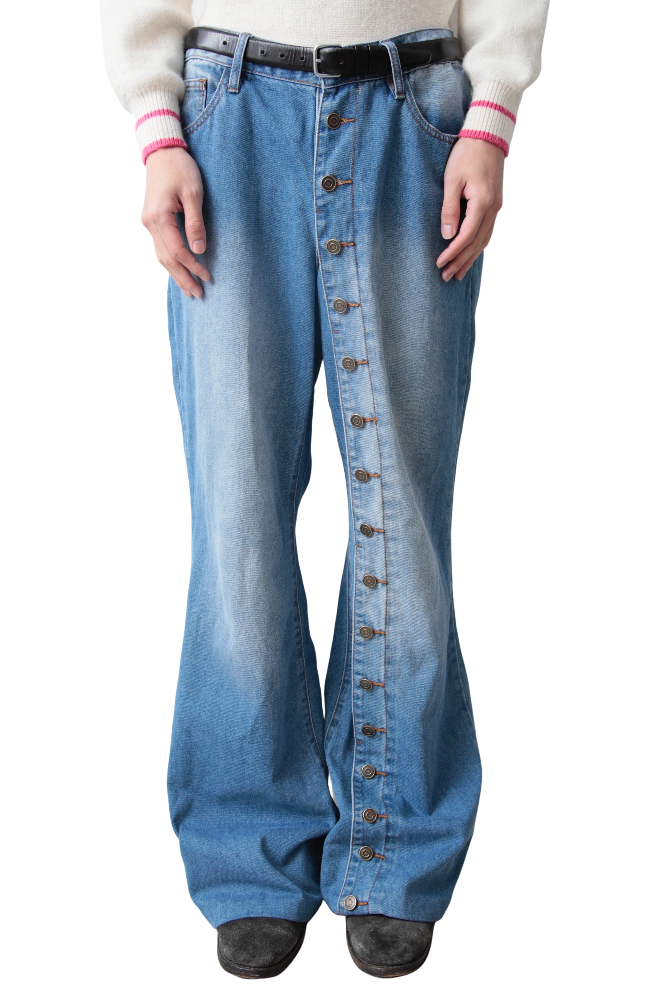 MULTI BUTTON WIDE FLARE DENIM PANTS