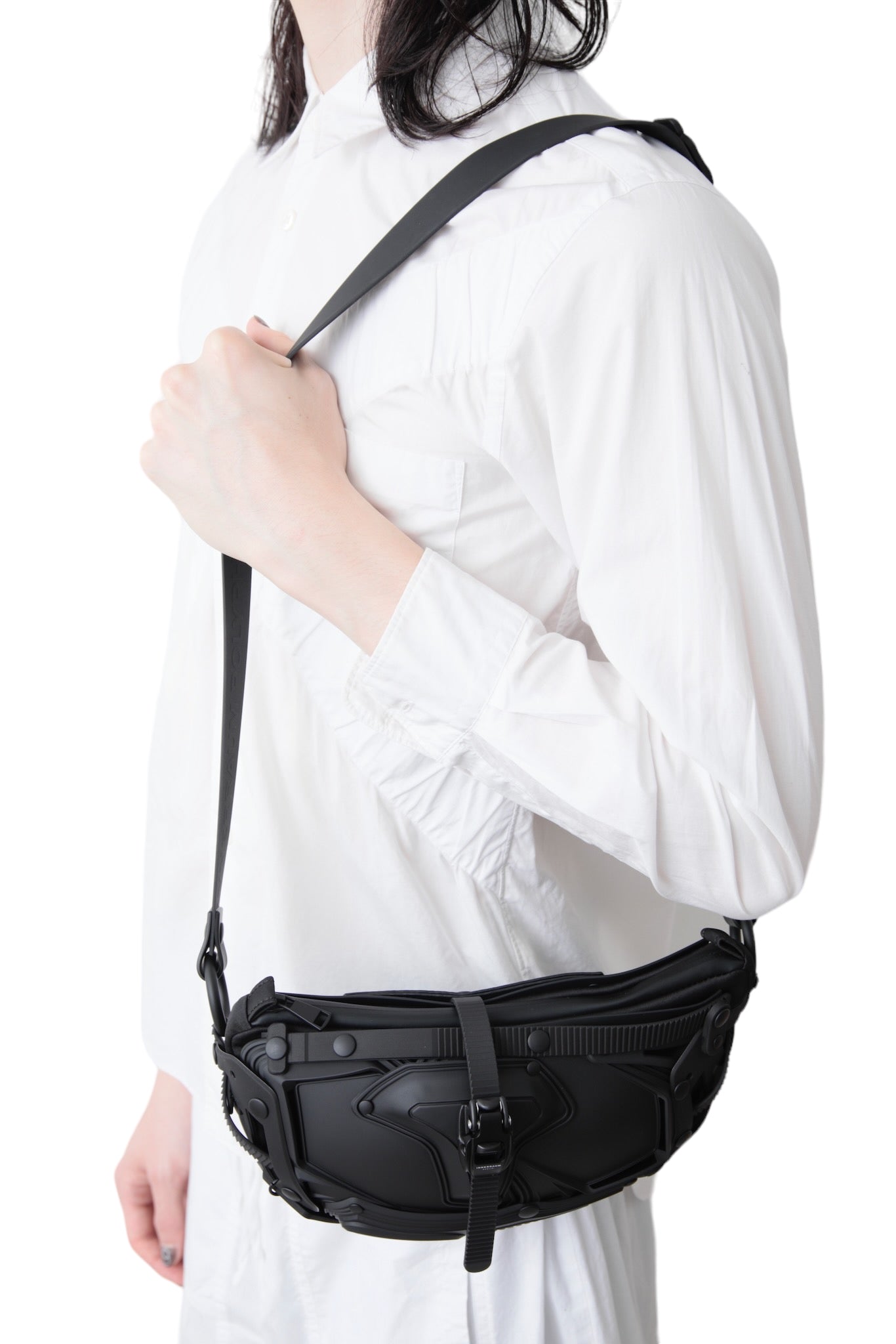 INNERRAUM CROSS BODY BAG / FANNY PACK