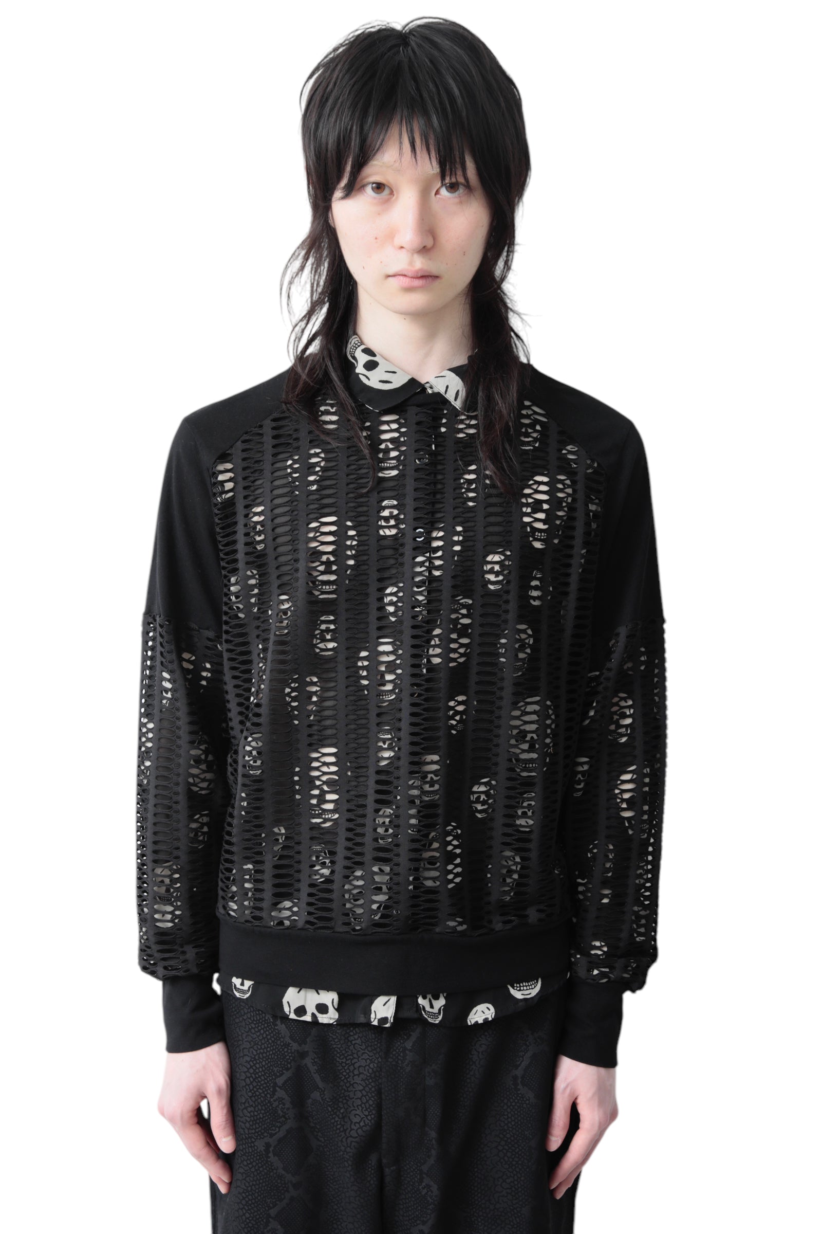 PERFORATED LOMG SLEEVE T-SHIRT