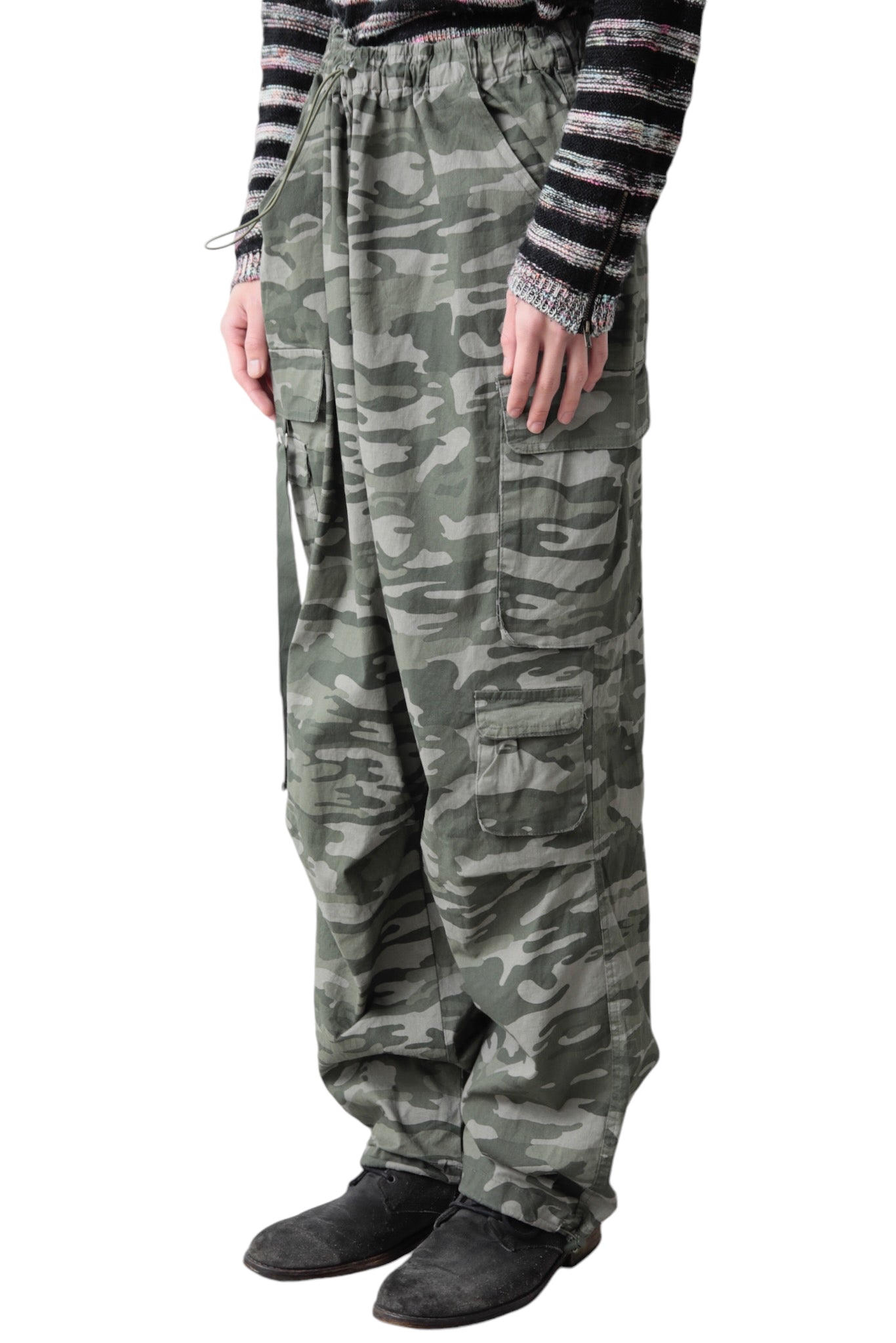 CAMO CARGO BAGGY PANTS