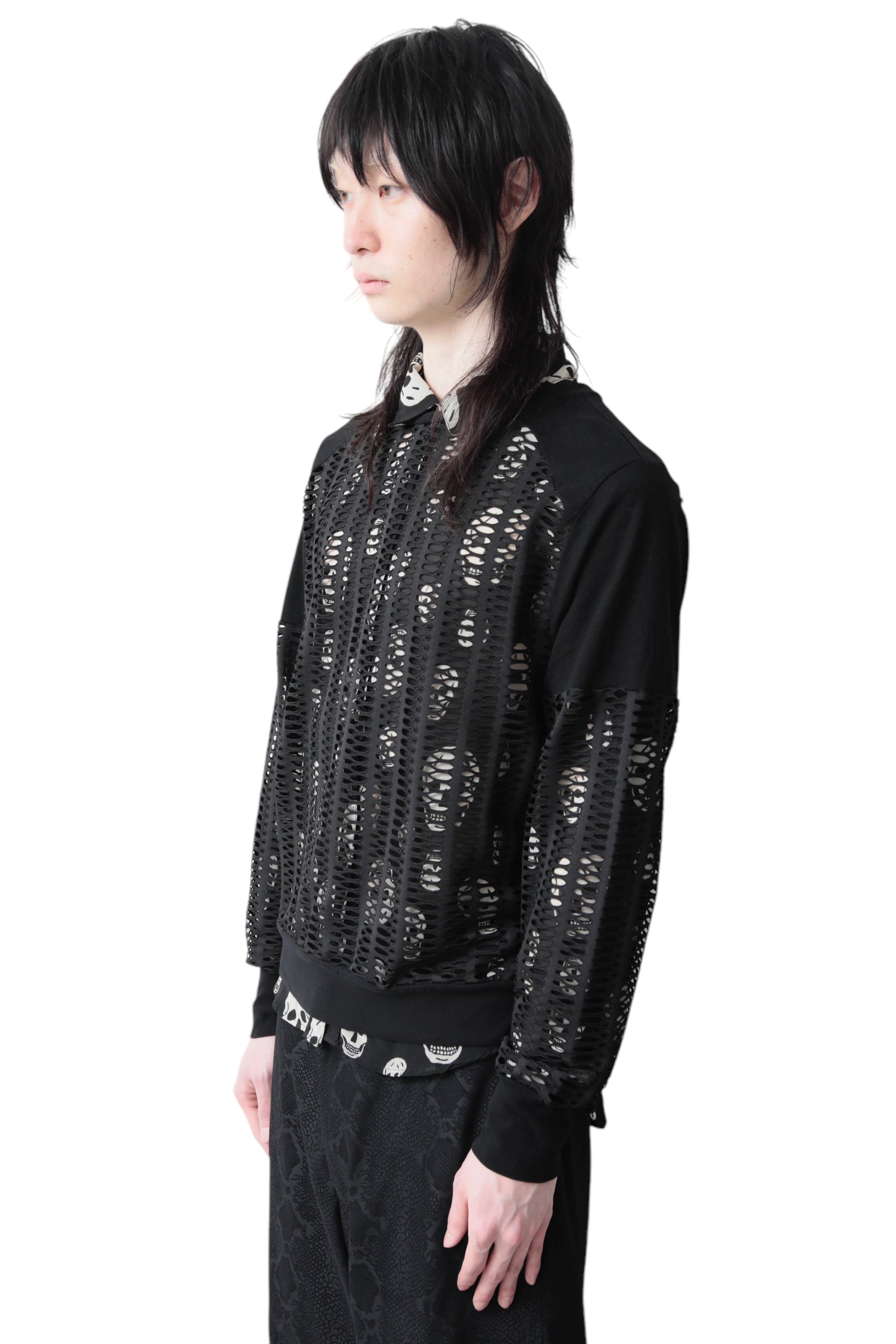 PERFORATED LOMG SLEEVE T-SHIRT