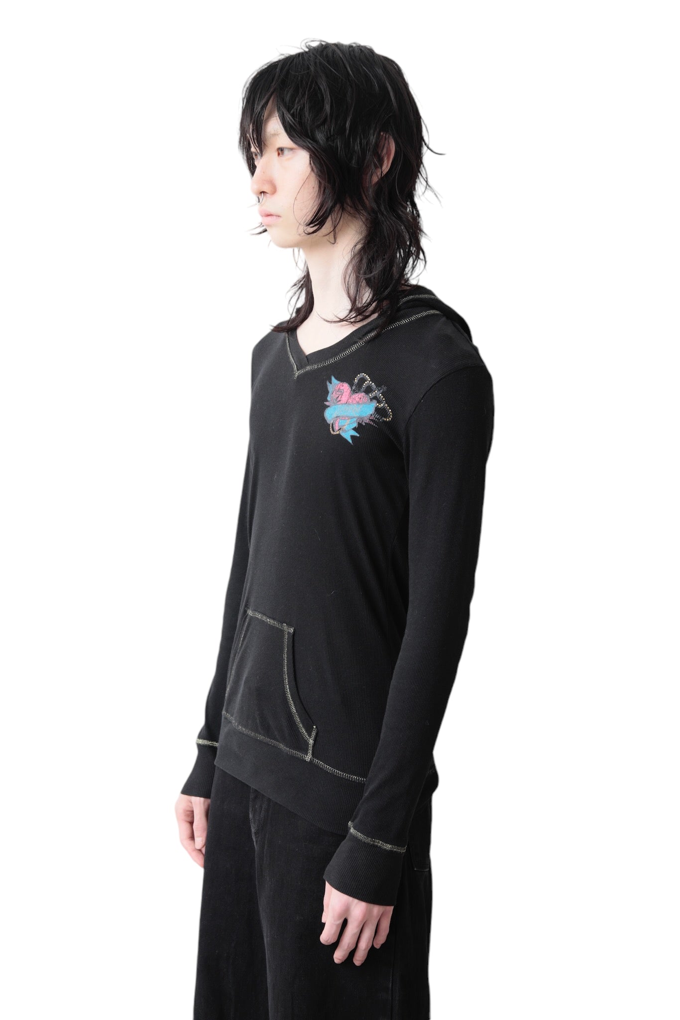 GRAPHIC V-NECK HOODIE