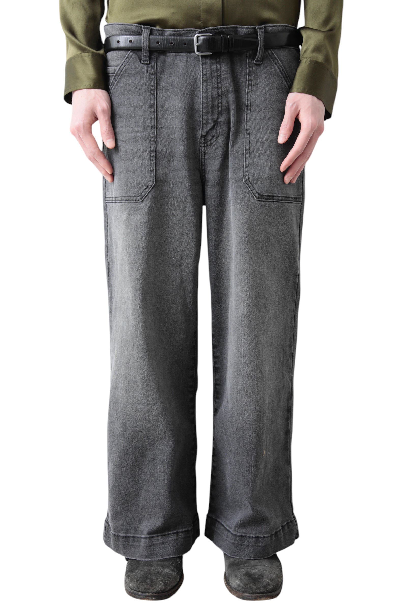 PATCH POCKET FADED BAGGY DENIM PANTS
