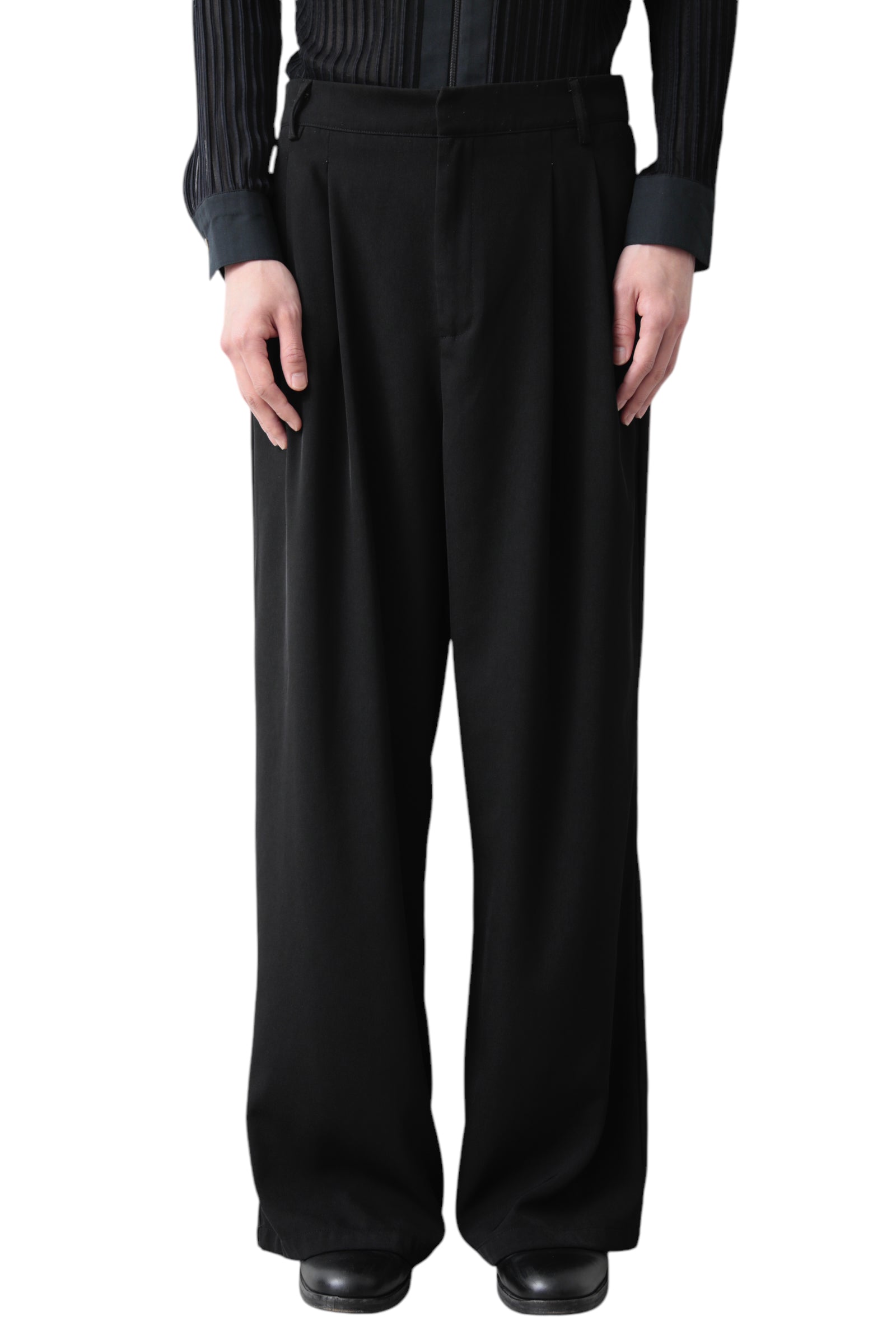 BLACK BAGGY SLACKS