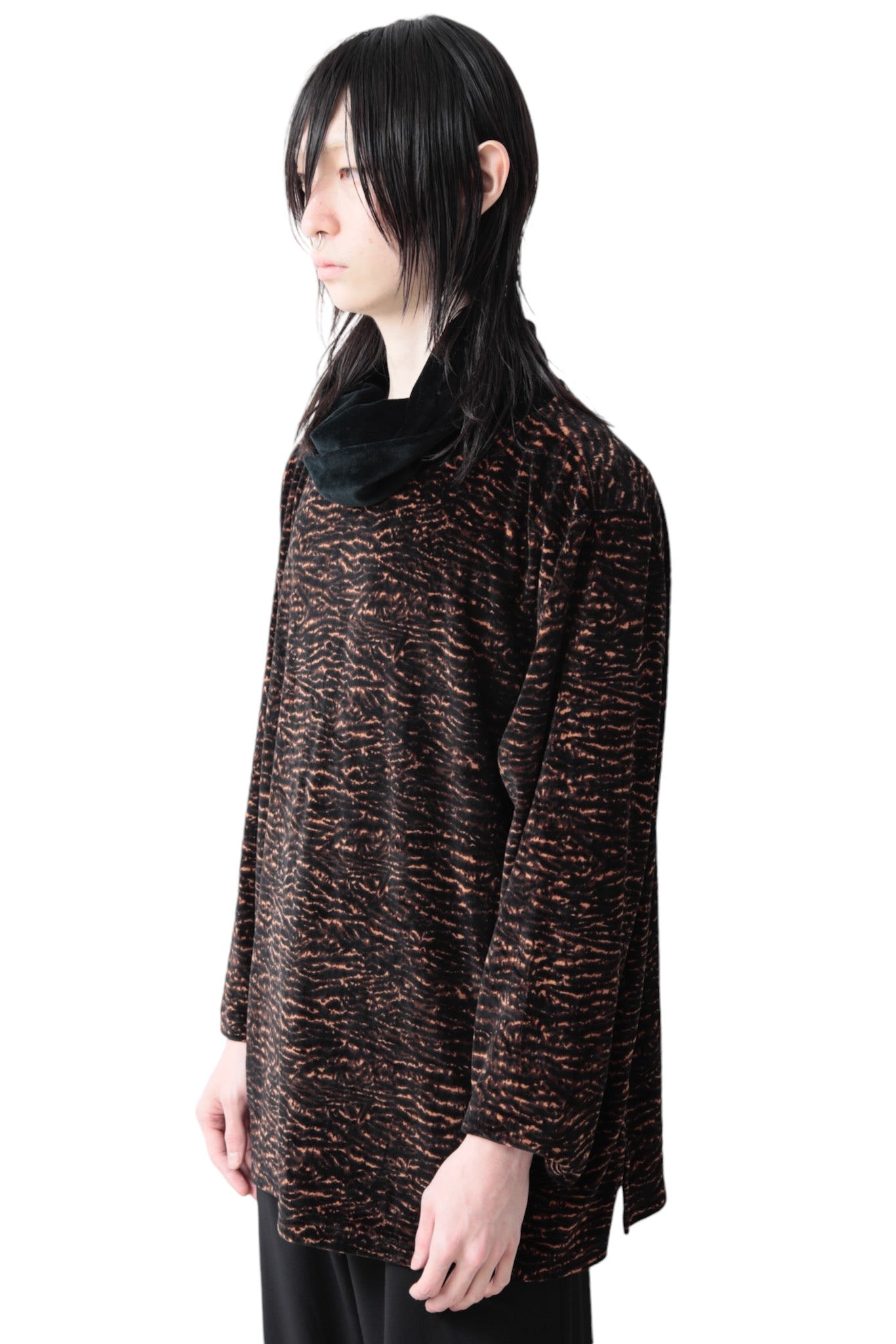 TIGER VELVET HIGH NECK TOP