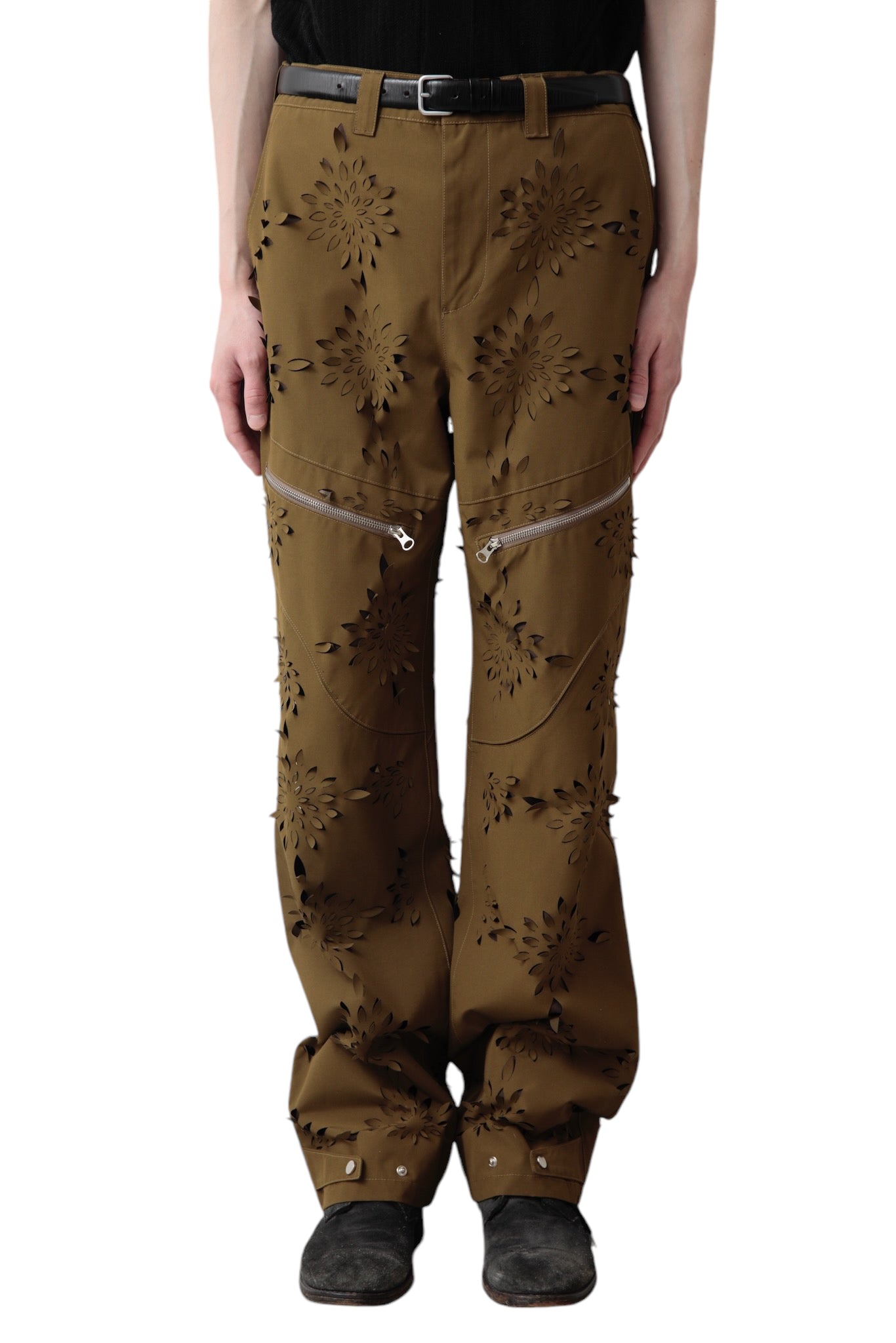 JUNTAE KIM LASER-SLASHED FLOWER TROUSER