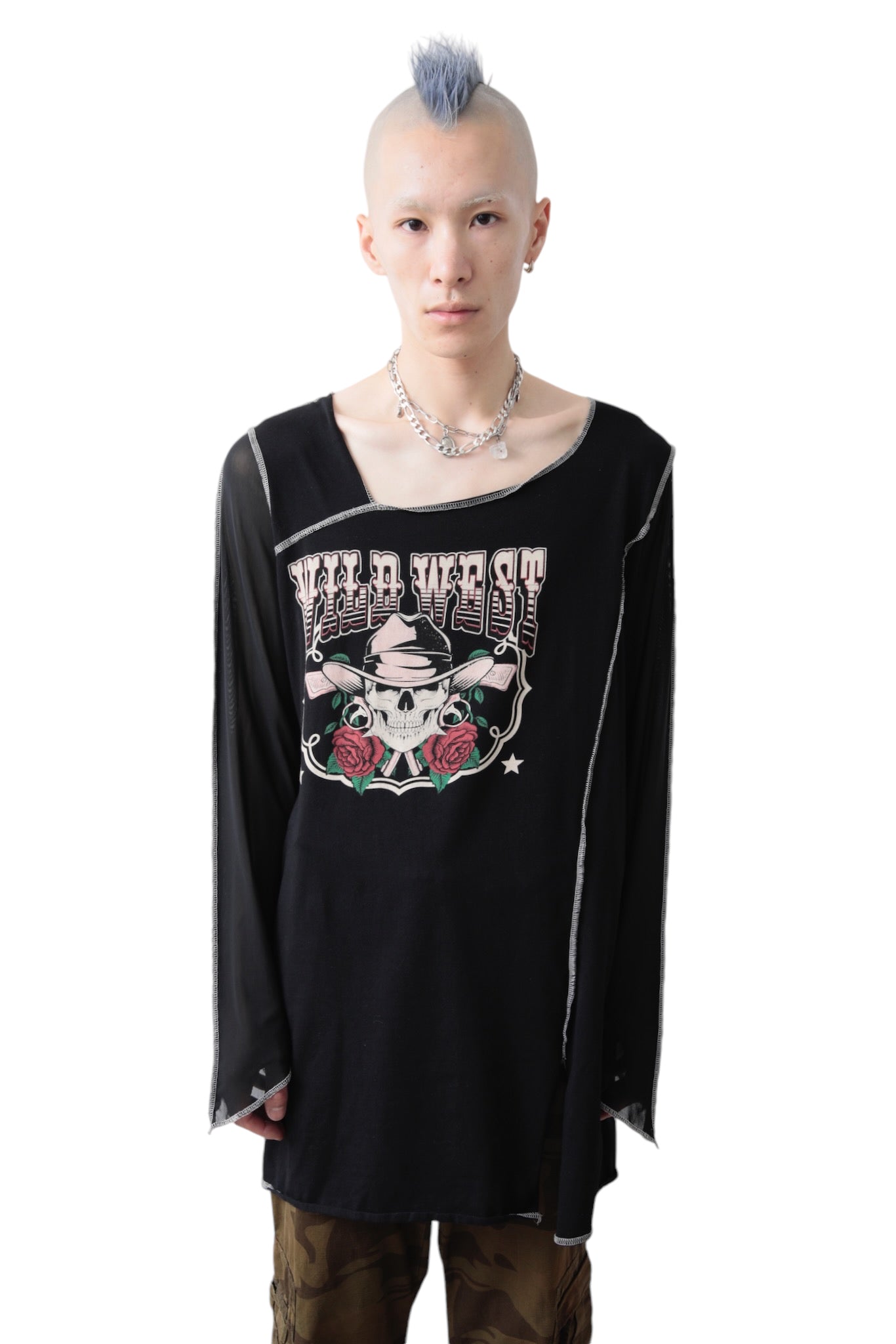 DEFORMATION NECK GRAPHIC TOP