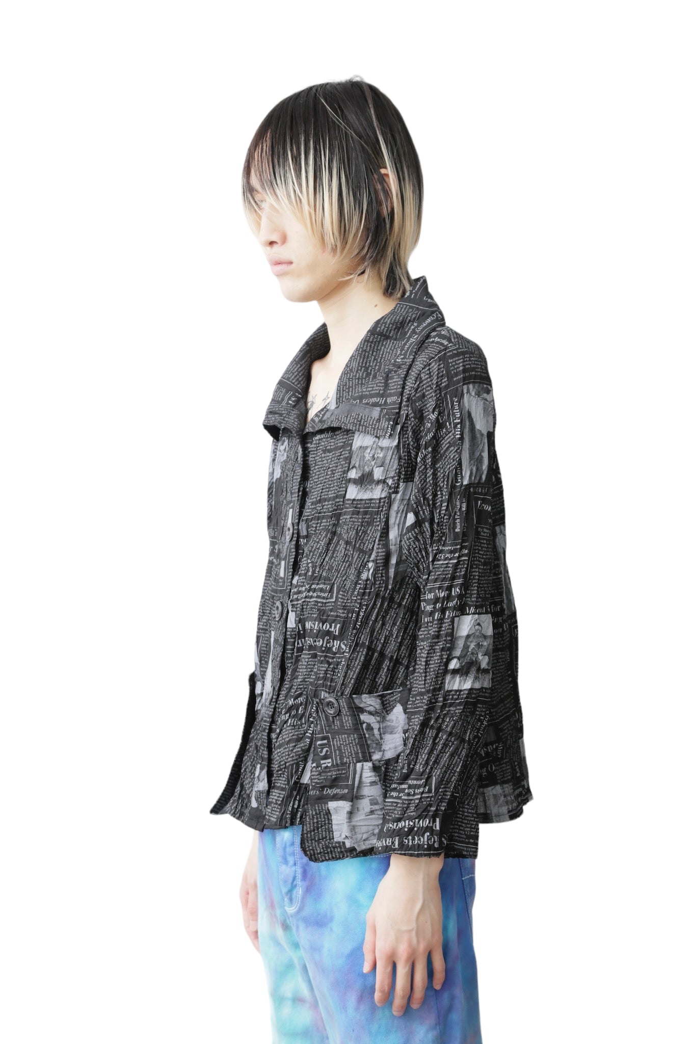 FONT GRAPHICS WIRE NECK SHIRT BLOUSON