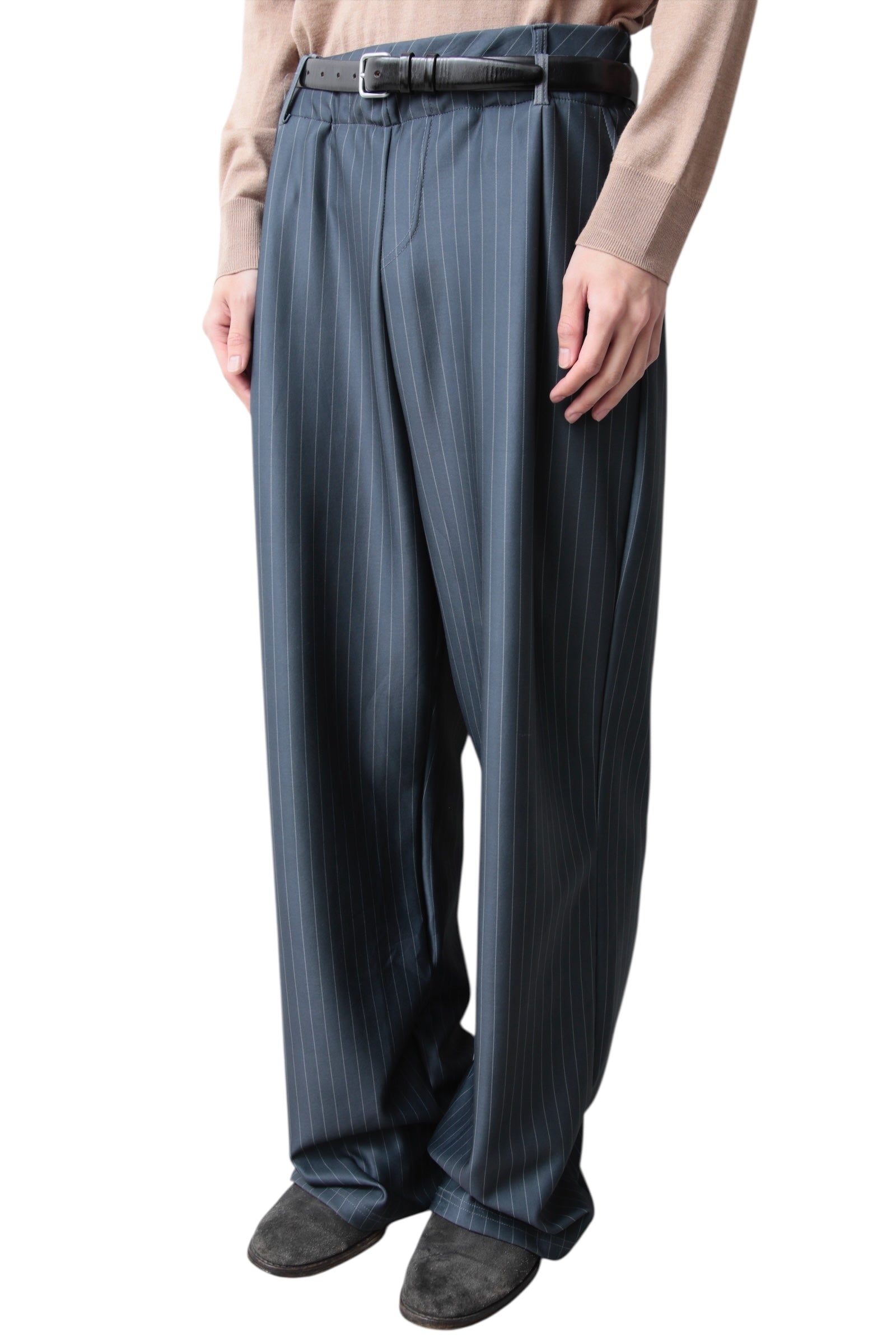 STRIPE TUCK WIDE SLACKS
